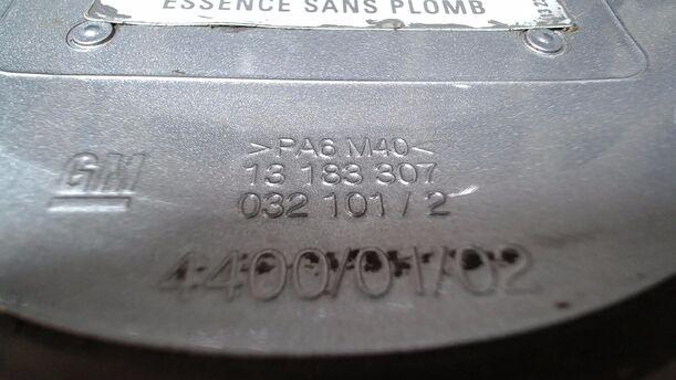 Foto: TANKKLAPPE/ TANKDECKEL eines Opel Corsa 1.2 16V CL