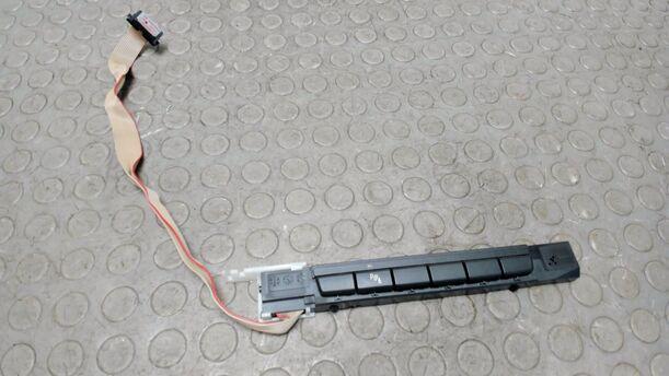 Foto: SCHALTERLEISTE / EINPARKSCHALTER eines BMW 320d DPF Touring Aut. CL