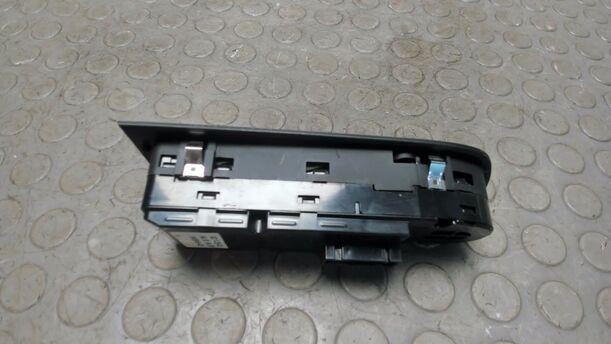 Foto: FENSTERHEBERSCHALTER eines BMW 320d DPF Touring Aut. CL