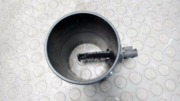 Foto: LUFTMASSENMESSER eines BMW 320d DPF Touring Aut. CL