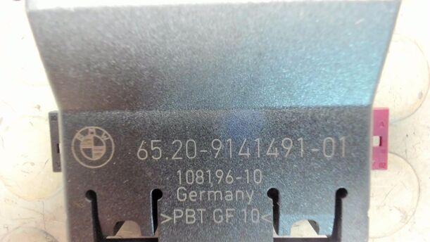 Foto: ANTENNENVERSTÄRKER eines BMW 320d DPF Touring Aut. CL