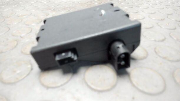 Foto: ANTENNENVERSTÄRKER eines BMW 320d DPF Touring Aut. CL