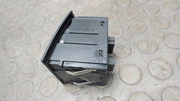 Foto: WARNBLINKSCHALTER / ZV / DTC eines BMW 320d DPF Touring Aut. CL