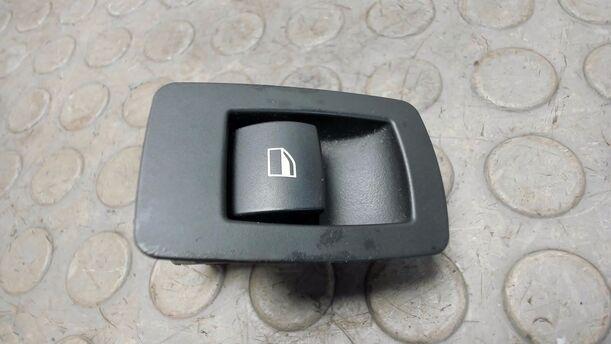 Foto: FENSTERHEBERSCHALTER eines BMW 320d DPF Touring Aut. CL