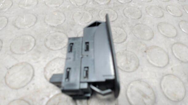 Foto: FENSTERHEBERSCHALTER eines BMW 320d DPF Touring Aut. CL