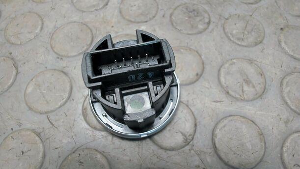 Foto: START / STOP SCHALTER eines BMW 320d DPF Touring Aut. CL