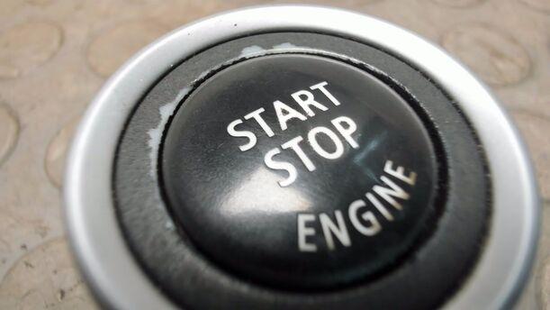 Foto: START / STOP SCHALTER eines BMW 320d DPF Touring Aut. CL