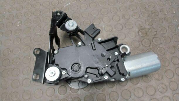 Foto: SCHEIBENWISCHERMOTOR HINTEN eines BMW 320d DPF Touring Aut. CL