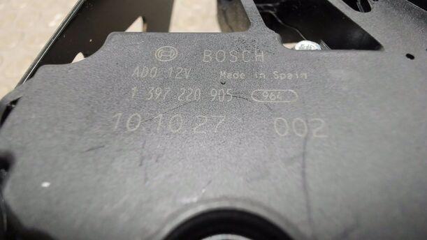 Foto: SCHEIBENWISCHERMOTOR HINTEN eines BMW 320d DPF Touring Aut. CL