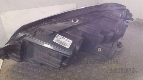 Foto: SCHEINWERFER RECHTS VALEO eines VW Passat Variant 1.8 TSI CL