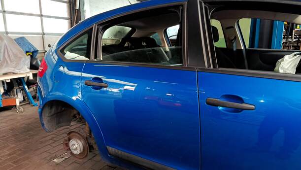 Foto: TÜR HINTEN RECHTS eines Citroen C4 1.4 16V CL
