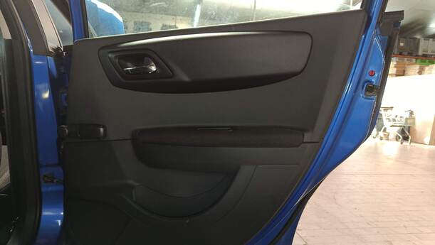 Foto: TÜR HINTEN RECHTS eines Citroen C4 1.4 16V CL
