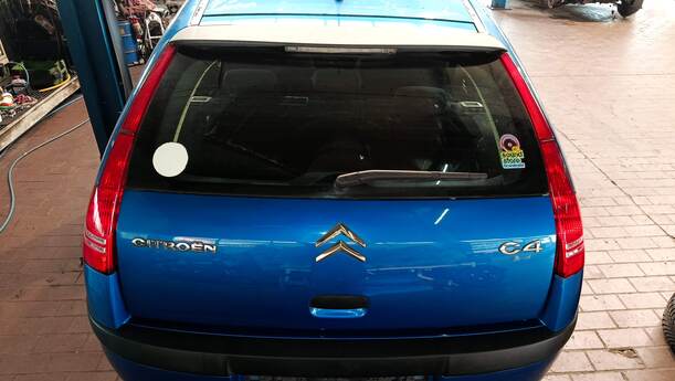 Foto: HECKKLAPPE / HECKDECKEL eines Citroen C4 1.4 16V CL