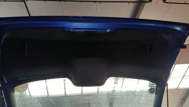 Foto: HECKKLAPPE / HECKDECKEL eines Citroen C4 1.4 16V CL