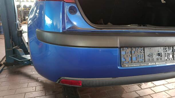 Foto: STOSSFÄNGER / STOßSTANGE HINTEN eines Citroen C4 1.4 16V CL
