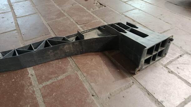 Foto: STOSSFÄNGERHALTER VORNE UNTEN eines Citroen C4 1.4 16V CL