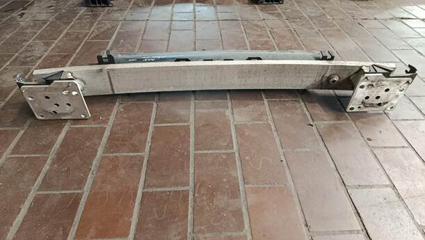 Foto: VERSTÄRKUNG VORNE eines Citroen C4 1.4 16V CL