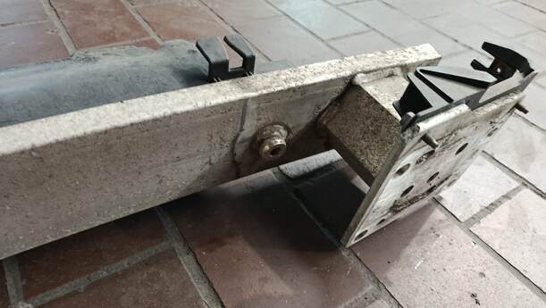 Foto: VERSTÄRKUNG VORNE eines Citroen C4 1.4 16V CL