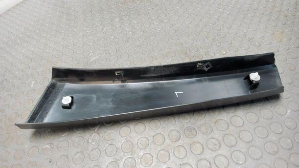 Foto: ABDECKUNG / BLENDE B SÄULE LINKS eines Citroen C4 1.4 16V Cup