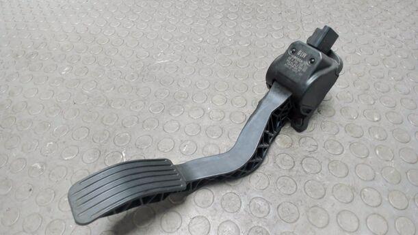 Foto: GASPEDAL ( BENZIN / SCHALTGETRIEBE ) eines Citroen C4 1.4 16V Cup
