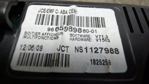 Foto: INFORMATIONSDISPLAY / BILDSCHIRM eines Citroen C4 1.4 16V Cup