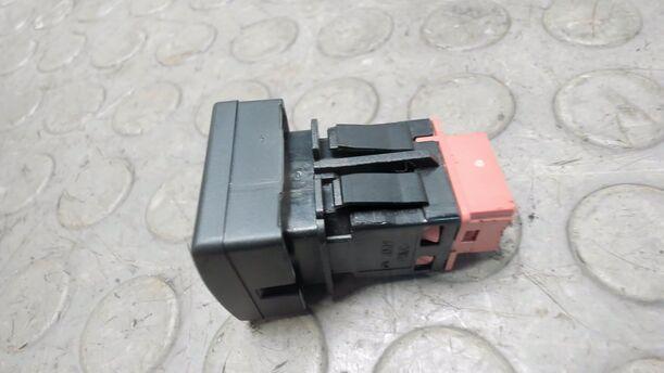 Foto: SCHALTER ESP eines Citroen C4 1.4 16V Cup