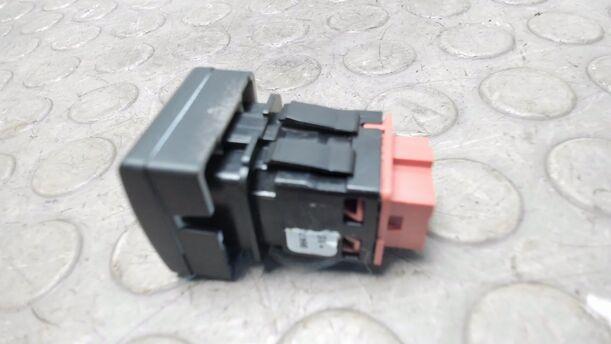 Foto: SCHALTER ESP eines Citroen C4 1.4 16V Cup