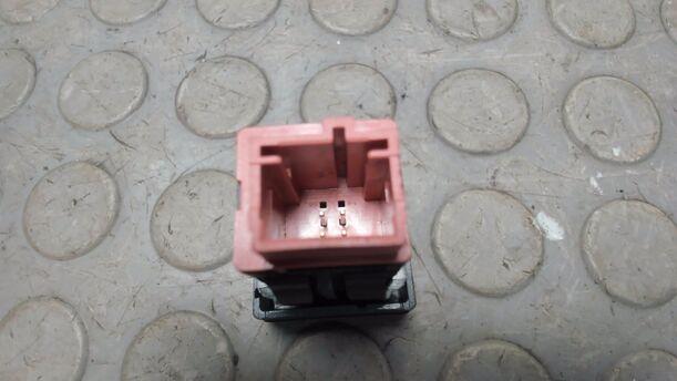 Foto: SCHALTER ESP eines Citroen C4 1.4 16V Cup