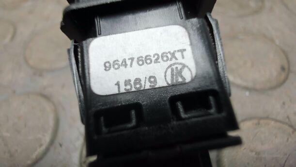 Foto: SCHALTER ZENTRALVERRIEGELUNG eines Citroen C4 1.4 16V Cup