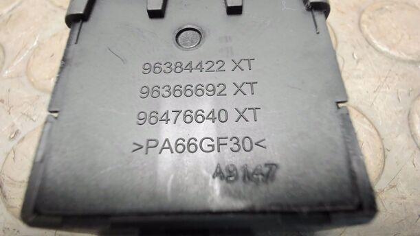 Foto: SCHALTER LEUCHTWEITENVERSTELLUNG eines Citroen C4 1.4 16V Cup