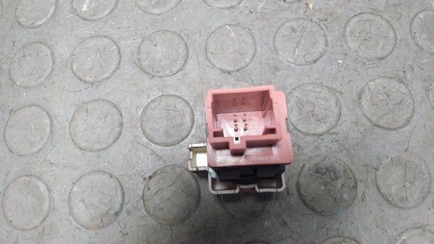 Foto: WARNBLINKSCHALTER eines Citroen C4 1.4 16V Cup