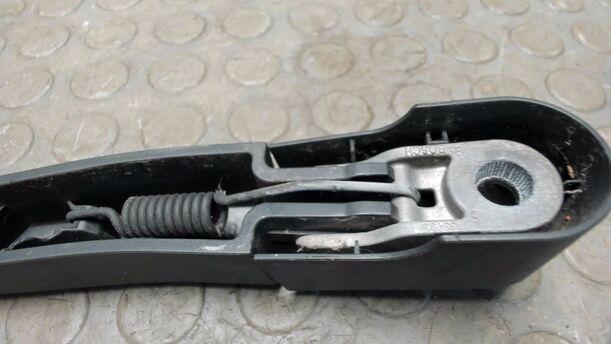 Foto: SCHEIBENWISCHERARM HINTEN eines Citroen C4 1.4 16V Cup