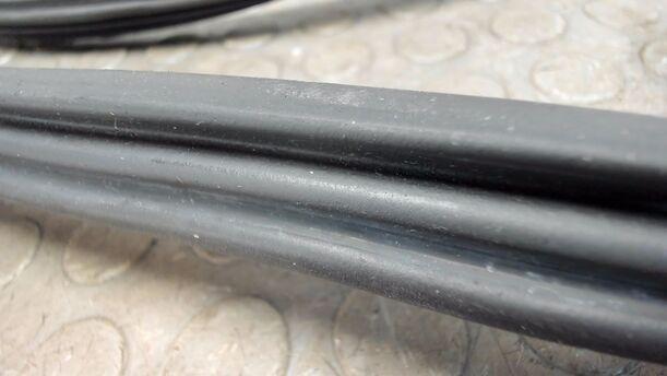 Foto: TÜRDICHTUNG VORNE LINKS (4/5-TÜRER) eines Citroen C4 1.4 16V Cup