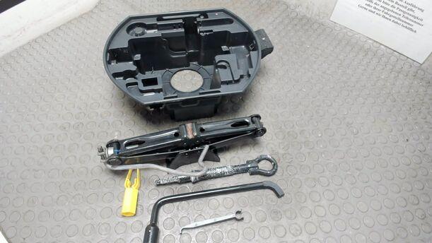 Foto: WAGENHEBER eines Citroen C4 1.4 16V Cup