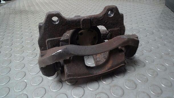 Foto: BREMSSATTEL VORN LINKS ( BOSCH ) eines Opel Corsa 1.2 16V Cup