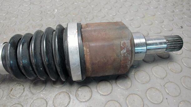 Foto: ANTRIEBSWELLE LINKS eines Citroen C4 1.4 16V Cup
