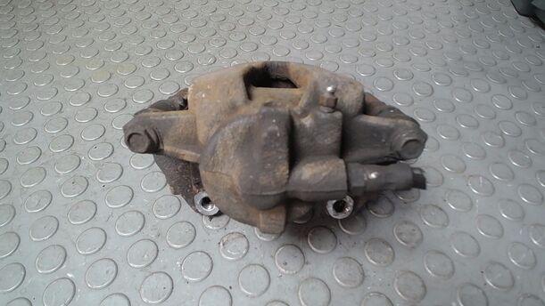 Foto: BREMSSATTEL VORN RECHTS ( BOSCH ) eines Opel Corsa 1.2 16V Cup