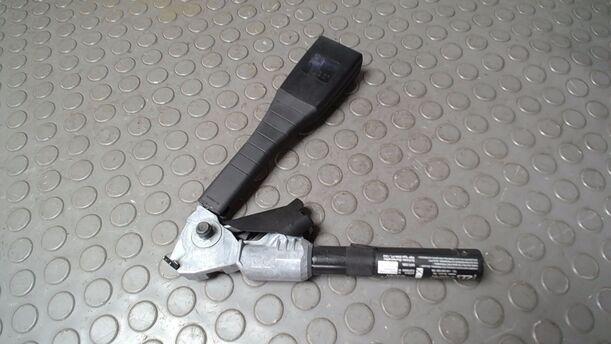 Foto: GURTSRAFFER VORN RECHTS eines Opel Corsa 1.2 16V Cup