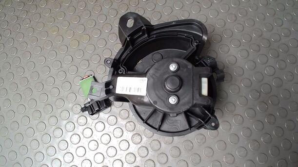Foto: HEIZUNGSGEBLÄSE eines Opel Corsa 1.2 16V Cup