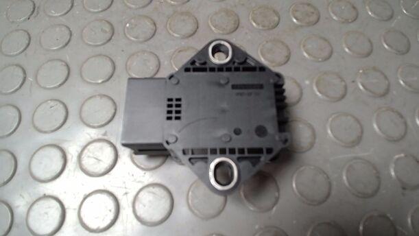 Foto: QUERBESCHLEUNIGUNGSSENSOR/ DREHRATENSENSOR eines Opel Corsa 1.2 16V Cup