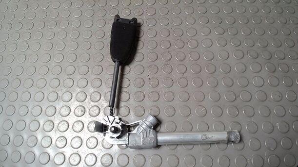 Foto: GURTSTRAFFER AUSSEN LINKS ( NICHT ZUM ANSCHNALLEN ) eines Opel Corsa 1.2 16V Cup