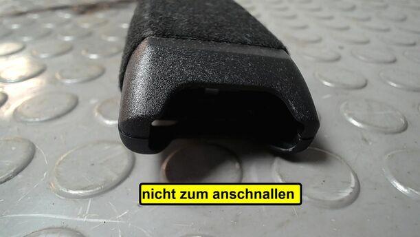 Foto: GURTSTRAFFER AUSSEN RECHTS ( NICHT ZUM ANSCHNALLEN ) eines Opel Corsa 1.2 16V Cup