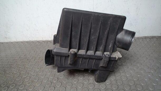 Foto: LUFTFILTERKASTEN eines Opel Corsa 1.2 16V Cup