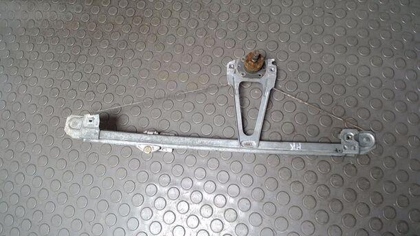 Foto: FENSTERHEBER MECHANISCH HINTEN RECHTS eines Mercedes-Benz 230 E Cup