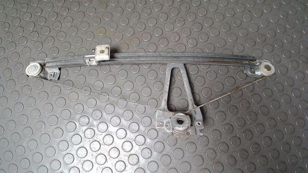 Foto: FENSTERHEBER MECHANISCH HINTEN RECHTS eines Mercedes-Benz 230 E Cup