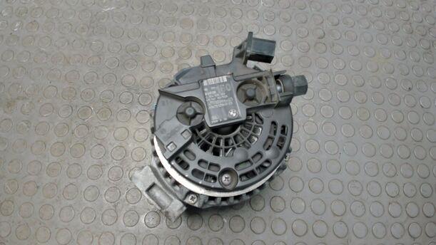 Foto: LICHTMASCHINE / GENERATOR BOSCH (150A) eines BMW 116i Cup