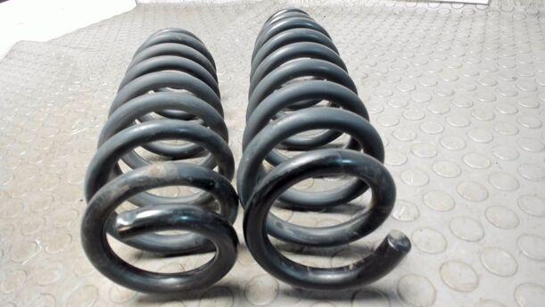 Foto: HINTERE FEDERN / FEDERNPAAR HINTEN eines BMW 116i Cup