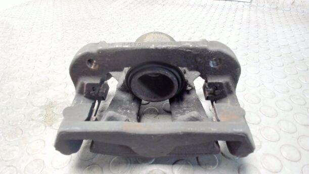 Foto: BREMSSATTEL VORNE RECHTS eines BMW 116i Cup