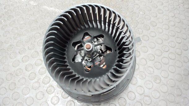 Foto: HEIZUNGSGEBLÄSE eines BMW 116i Cup