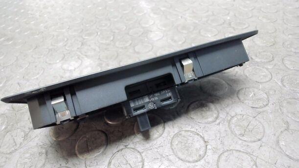 Foto: FENSTERHEBERSCHALTER eines BMW 116i